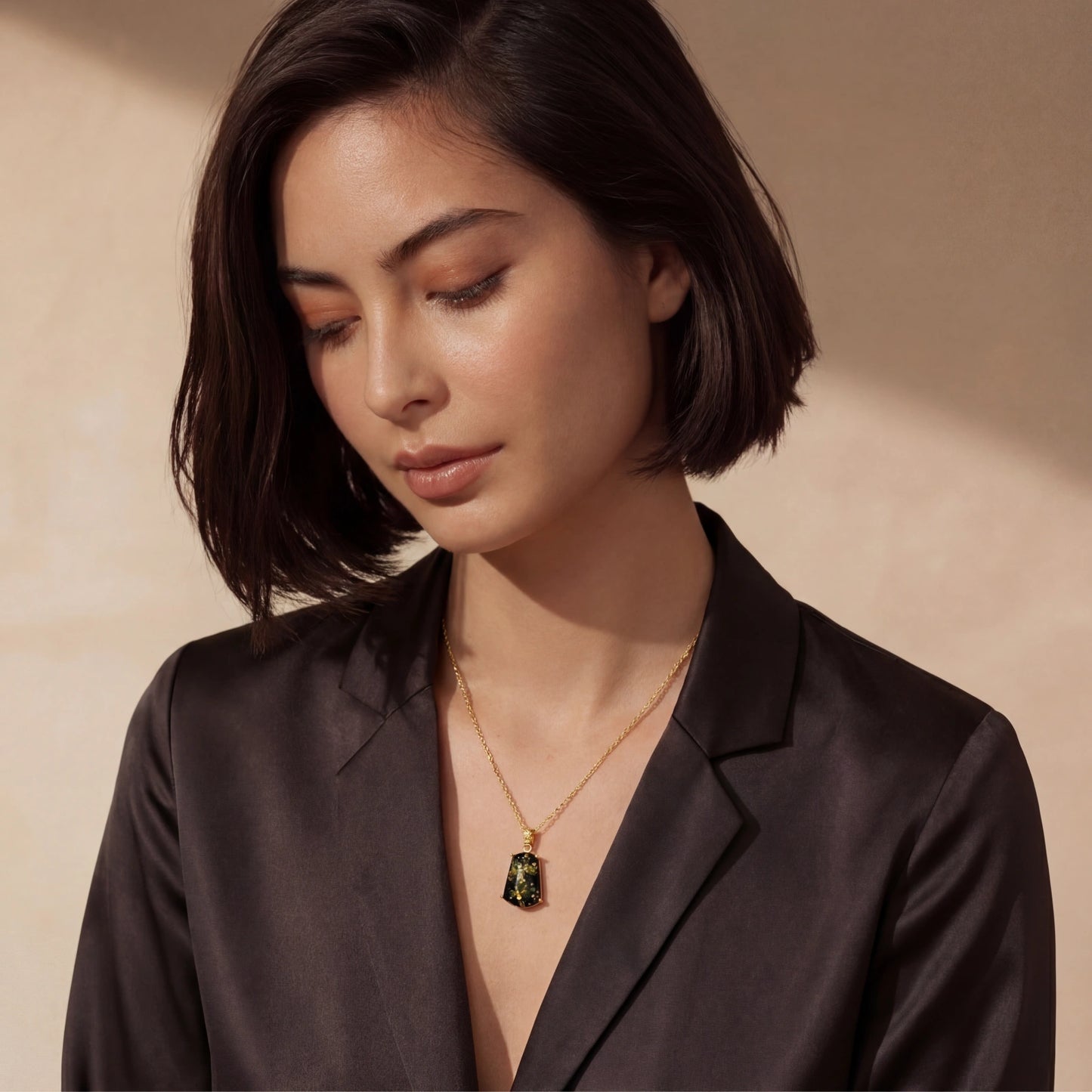 OVIANA Verdant Amber Pendant Necklace